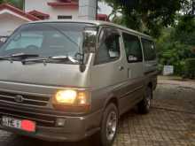 Toyota Dolphin 1998 Van