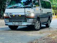 Toyota Dolphin 2003 Van