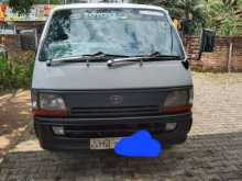 Toyota Dolphin 1998 Van