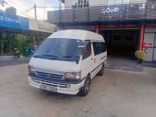 Toyota Dolphin 2002 Van