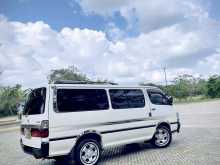 Toyota Dolphin Gl 2002 Van