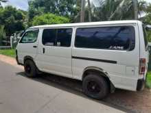 Toyota Dolphin Hiace LH172 2001 Van