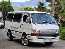 Toyota Dolphin Hiace LH103 1995 Van