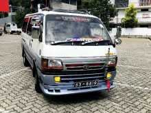 Toyota Dolphin LH113 1990 Van