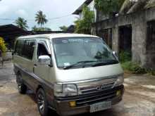 Toyota Dolphin LH102 1990 Van