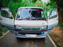 Toyota Dolphin LH113 GL 1991 Van