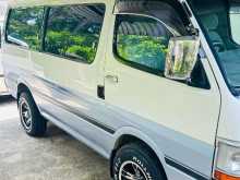 https://riyasewana.com/uploads/toyota-dolphin-lh-2000-19054512732.jpg