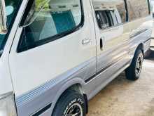 https://riyasewana.com/uploads/toyota-dolphin-lh-2000-19054512743.jpg