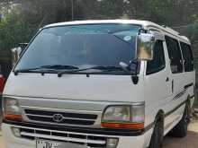 Toyota Dolphin LH 172 2000 Van