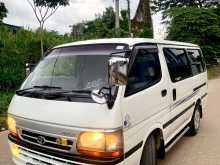 Toyota Dolphin LH 162 2004 Van