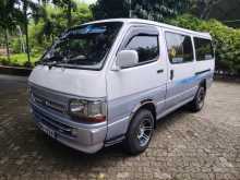 Toyota Dolphin LH113 1990 Van