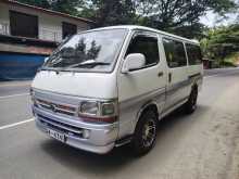 Toyota Dolphin LH113 1990 Van