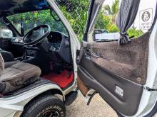 https://riyasewana.com/uploads/toyota-dolphin-lh113-212013176372.jpg