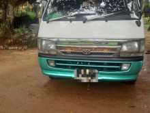Toyota Dolphin LH113 1995 Van