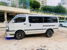 Toyota Dolphin LH119 2003 Van