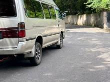 Toyota Dolphin LH123 1998 Van