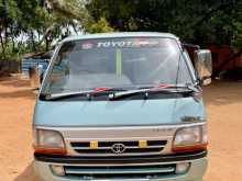 Toyota Dolphin LH172 2000 Van