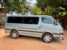 Toyota Dolphin LH172 2000 Van