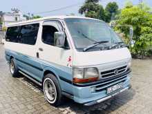 Toyota Dolphin LH172 2001 Van