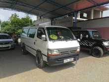 Toyota Dolphin Rzh 112v 2001 Van