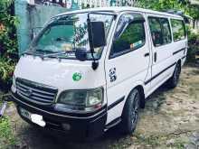 Toyota Dolphin Rzh 112 2003 Van