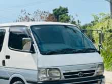 Toyota Dolphin Short 1999 Van
