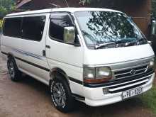 Toyota Dolphin RZH 112 Super Gl 2002 Van