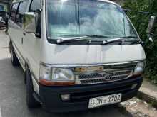 Toyota Dolphin 172 1999 Van