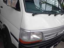 Toyota Dolphin 2002 Van