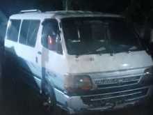 Toyota Dolphin 102 1990 Van