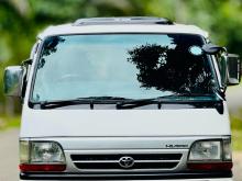Toyota Dolphin 113 1995 Van