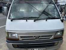 Toyota Dolphin 2000 Van