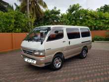 Toyota Dolphin Hiace RZH 102 2001 Van