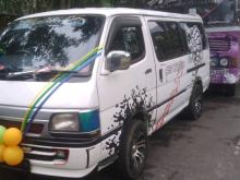 Toyota Dolphin LH113 1990 Van