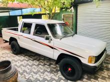 Toyota DOUBLE CAB HILUX LN55 2WD 1984 Pickup