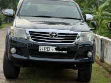 Toyota Double Cab 2011 Pickup