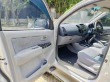 https://riyasewana.com/uploads/toyota-double-cab-712010124012.jpg