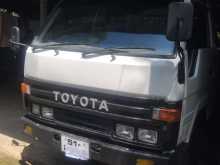 Toyota Toyota 1990 Crew Cab