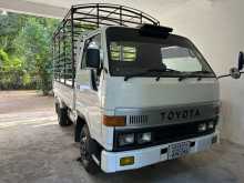 Toyota Dyna 10 5 2000 Lorry