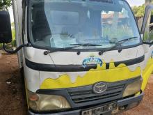 Toyota Dyna 10 5 2008 Lorry