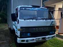 Toyota Dyna 14 5 Full Body 2000 Lorry