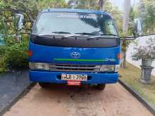 Toyota DYNA 200 D 2000 Lorry