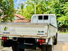 https://riyasewana.com/uploads/toyota-dyna-2005-1113402712434.jpg