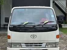 Toyota Dyna 1990 Crew Cab