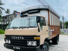 Toyota Dyna 300 1987 Lorry
