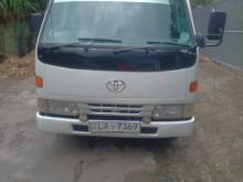 Toyota Dyna 2001 Van