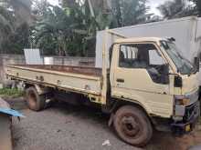 Toyota Dyna 1988 Lorry
