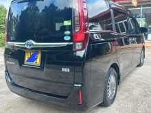 https://riyasewana.com/uploads/toyota-esquire-2137014602.jpg