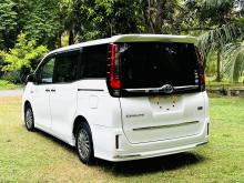 https://riyasewana.com/uploads/toyota-esquire-29211017785.jpg