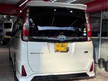 https://riyasewana.com/uploads/toyota-esquire-37401622152.jpg